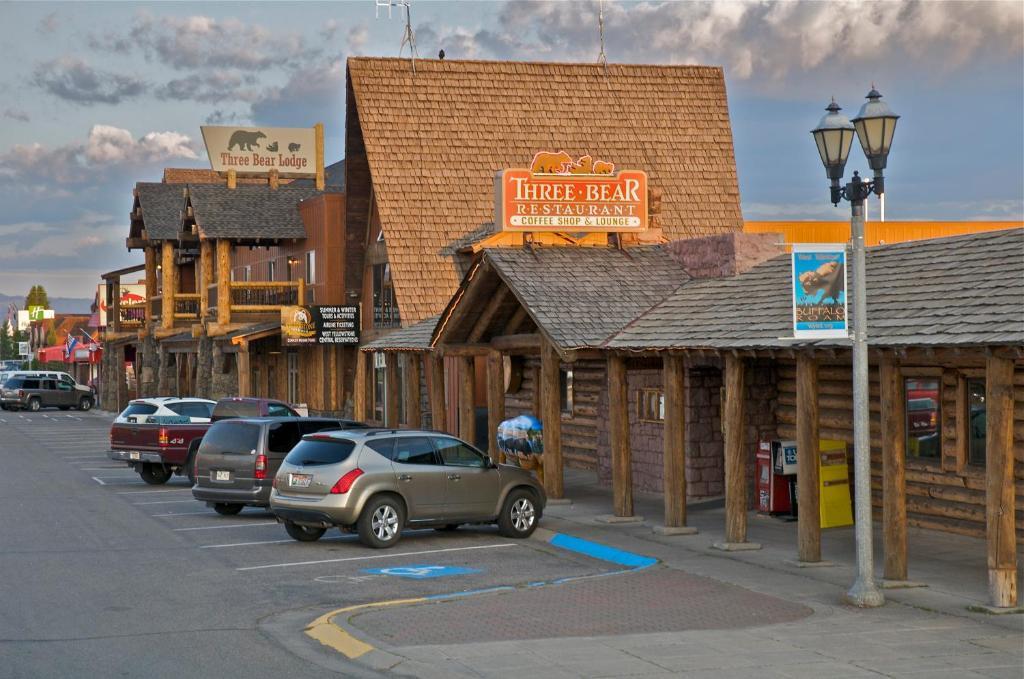 Three Bear Lodge West Yellowstone Exterior photo